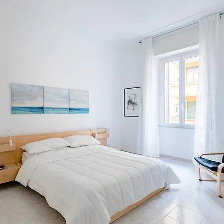 Arezzo Apartment, Metro Bologna E Bus Per La Sapienza, 4 Persone, Wifi Apartment
