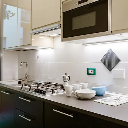 Apartment Arezzo Apartment, Metro Bologna E Bus Per La Sapienza, 4 Persone, Wifi Rom