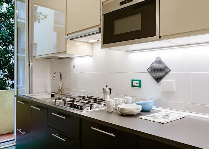 Daire Arezzo Apartment, Metro Bologna E Bus Per La Sapienza, 4 Persone, Wifi Roma